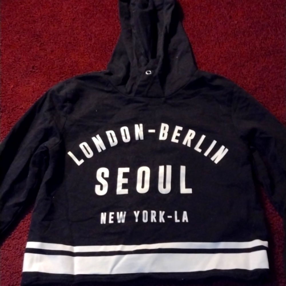 London New York La shirt long sleeve hoodie crop